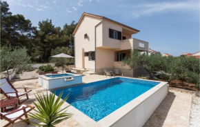 Nice Home In Sutivan With Heated Swimming Pool